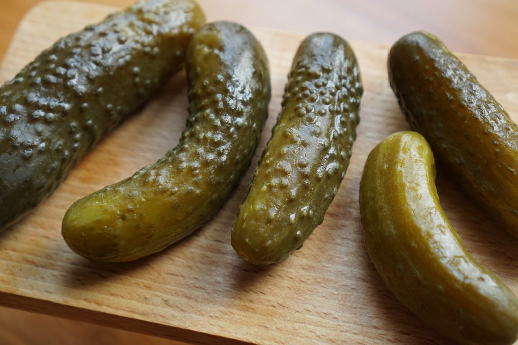 Ingredients matter when dogs eat pickles